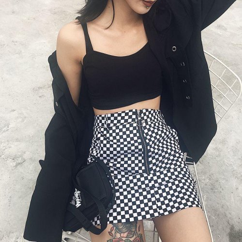 IELGY Korean black and white lattice A skirt bag hip skirt female