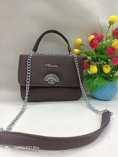 women's fashionable crossbody and shoulder bag with chain belt