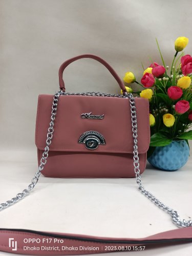women's fashionable crossbody and shoulder bag with chain belt