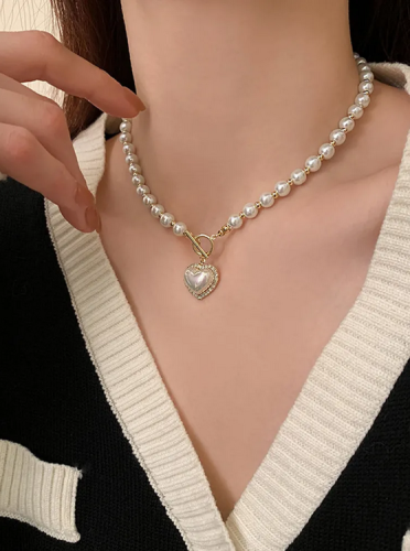 Elegant Pearl Necklace For Women Heart Pendant Necklaces Luxury Imitation Pearls Chain Necklaces Korean Jewelry Girls Gifts