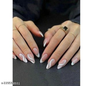  Classic Artificial Nails