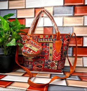 Trendy Alluring Women Handbags 3