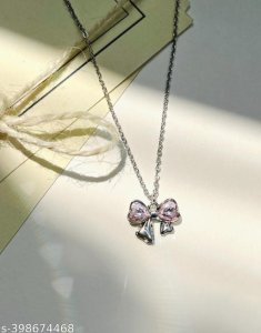 Elite Chunky Pendants & Lockets