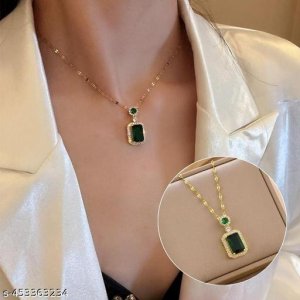 Sizzling Glittering Pendants & Lockets