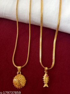 Shimmering Graceful Women Pendants & Lockets 4