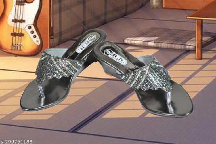 Modern Attractive Women Heels & Sandals