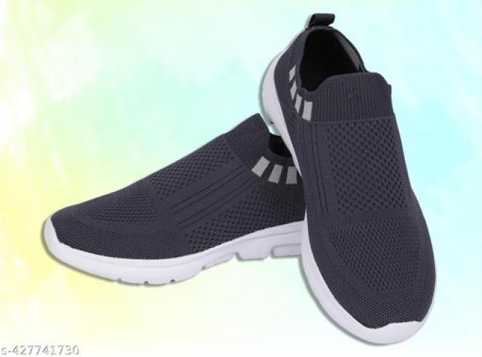 Modern Attractive Men Sports Shoes