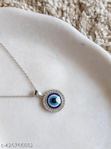Trendy Pendants & Lockets