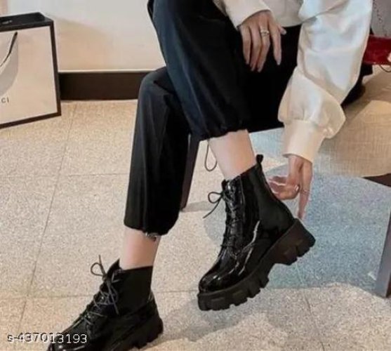 Fashionable Modern Women Boots