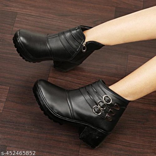 Fashionable Trendy Women Boots