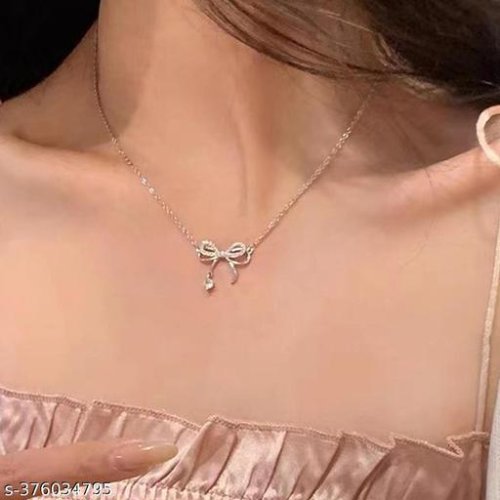 Shimmering Graceful Pendants & Lockets
