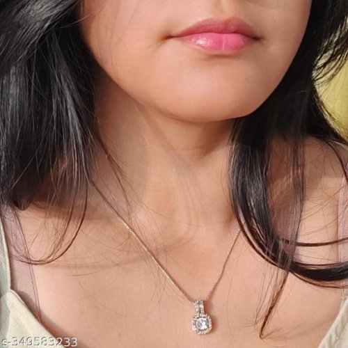 Twinkling Graceful Pendants & Lockets